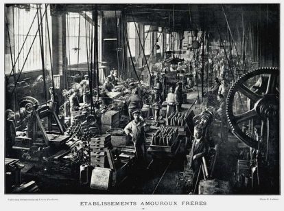 Atelier d&rsquo;usinage d&rsquo;obus. Etablissements Amouroux Frères.