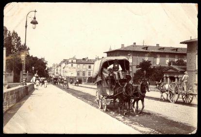 [Le pont Neuf vers la rue de République]