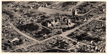 « Photographie aérienne des ruines d&rsquo;Ypres (Belgique) »
